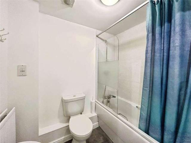 Flat for sale in Reading