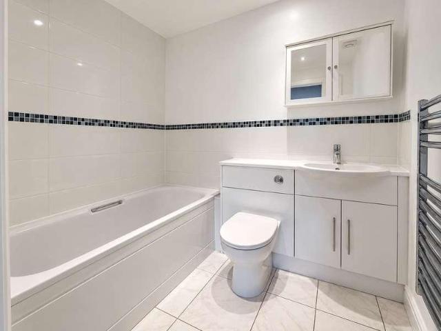Flat for sale in North Watford, Watford
