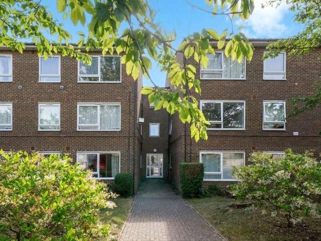 Flat for sale in Croydon, Addiscombe Flat for sale in Croydon, Addiscombe