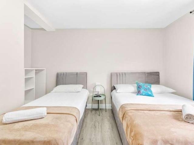 Flat for sale in Somers Town, Greater London