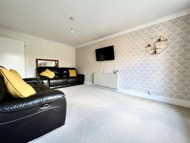 Flat for sale in Navestock Side, Essex