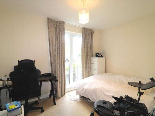 Flat for sale in Row Town, Surrey