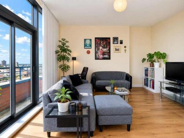 Flat for sale in Ropewalks, Calderstones
