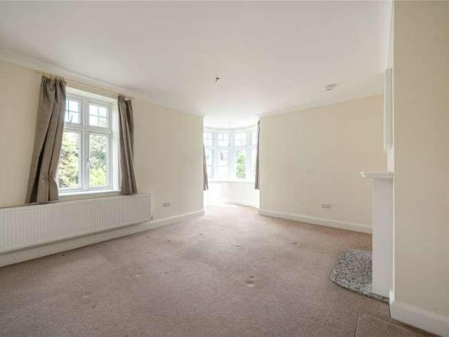 Flat for sale in Norbiton, Greater London