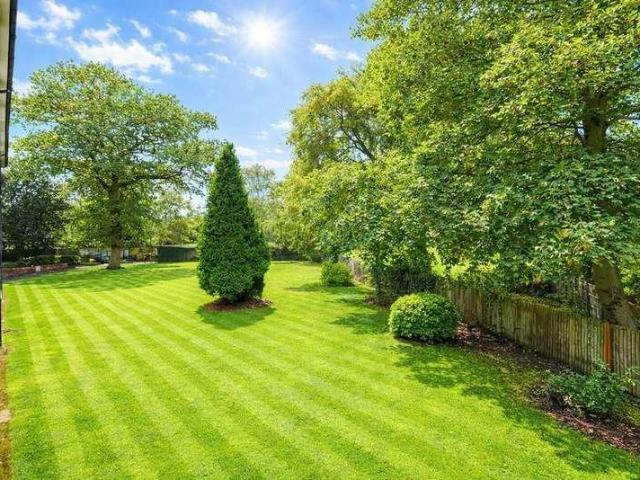 Flat for sale in Hendon, Greater London