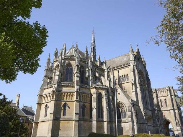 Flat for sale in Arundel, Clapham