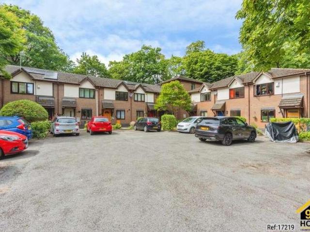 Flat for sale in Georgia, Greater Manchester