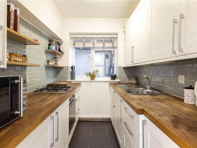 Flat for sale in London Borough of Lambeth, Greater London