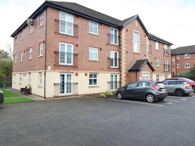 Flat for sale in Great Sankey, Warrington