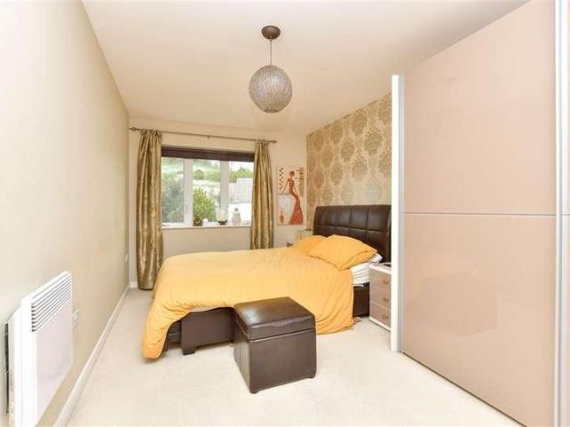 Flat for sale in Snodland, Bourne Vale