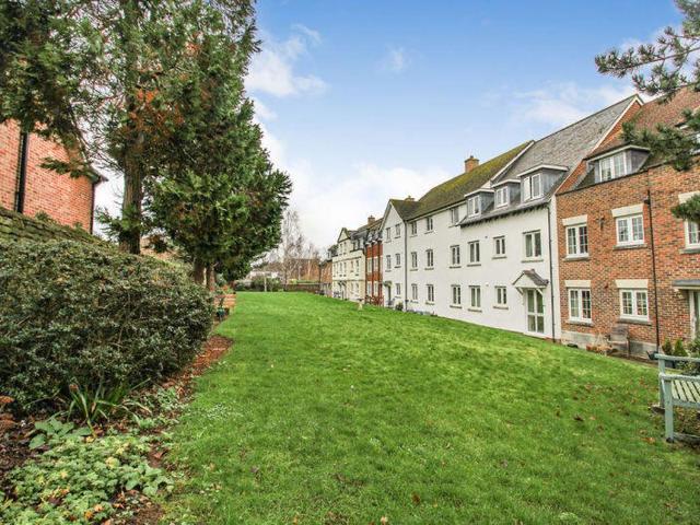 Flat for sale in Evershot, Oxfordshire