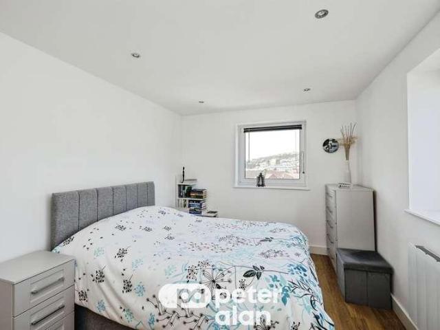 Flat for sale in SA1 Swansea Waterfront, Nangreaves