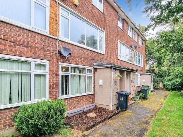 Flat for sale in Crayford, Greater London