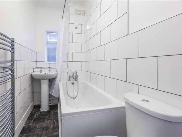 Flat for sale in Leyton, Greater London