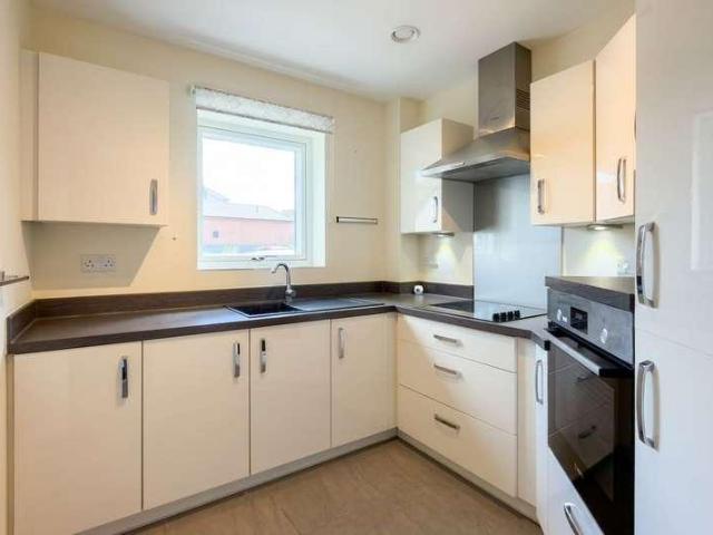Flat for sale in Chelmondiston, Suffolk