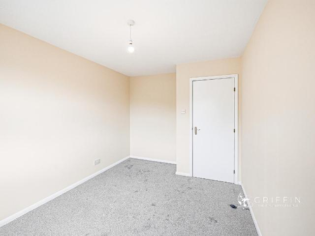 Flat for sale in Grays, Essex