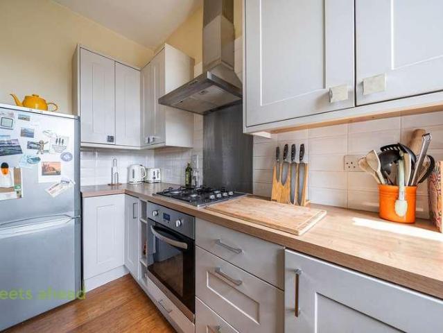 Flat for sale in London Borough of Croydon, Thornton Heath
