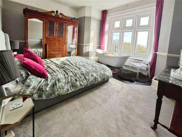 Flat for sale in Cowlease, Ventnor