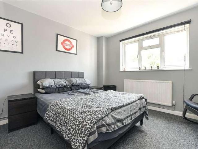 Flat for sale in Forge Wood, Glynde