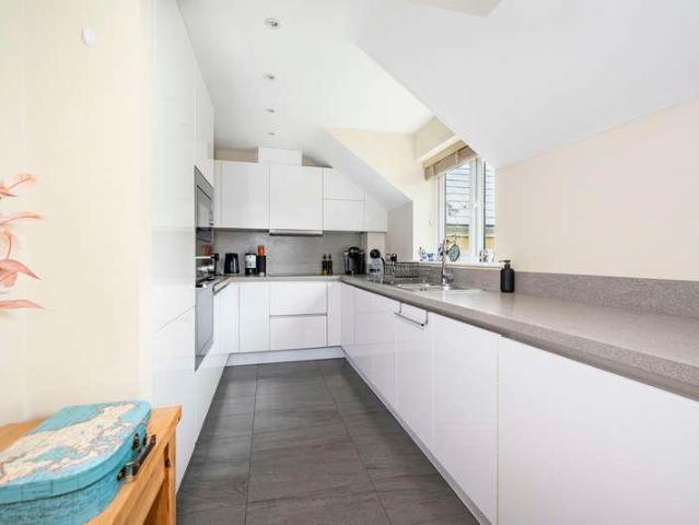 Flat for sale in Chelmondiston, Suffolk