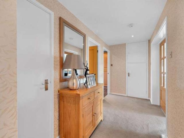 Flat for sale in Beckenham, Greater London