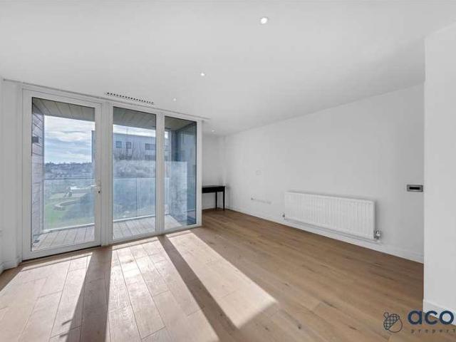 Flat for sale in Kingsbury, Greater London