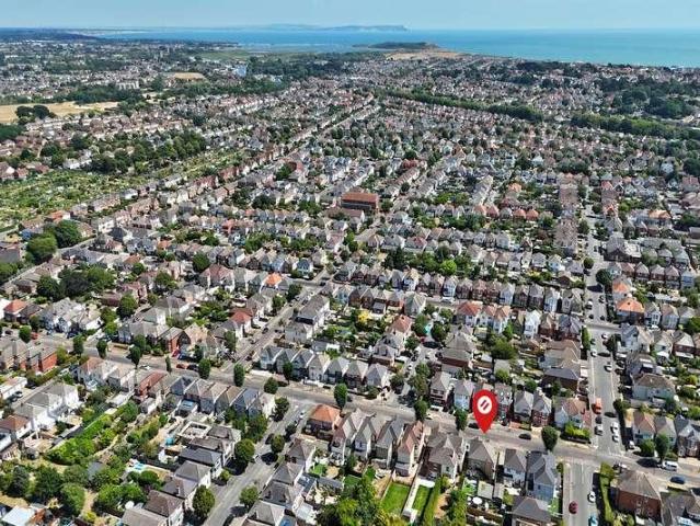 Flat for sale in Bournemouth