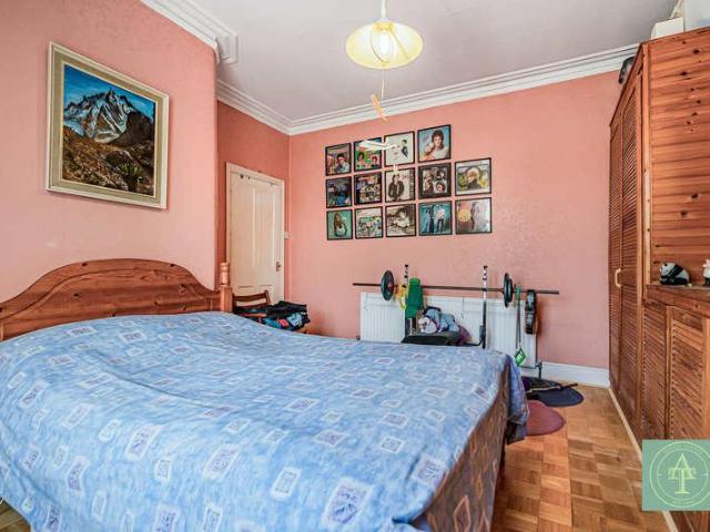 Flat for sale in Palmers Green, Greater London