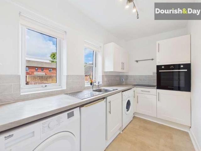 Flat for sale in Market Drayton, Shropshire
