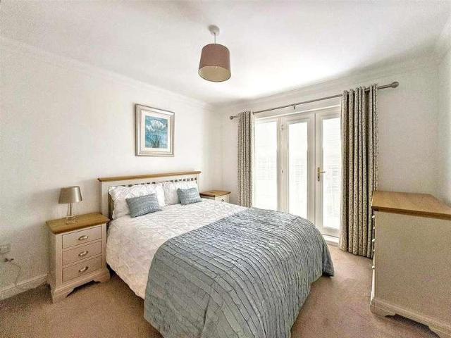 Flat for sale in Crumbles, Eastbourne