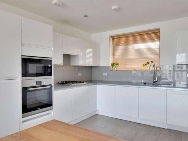 Flat for sale in Greenwich Town Centre, Greater London