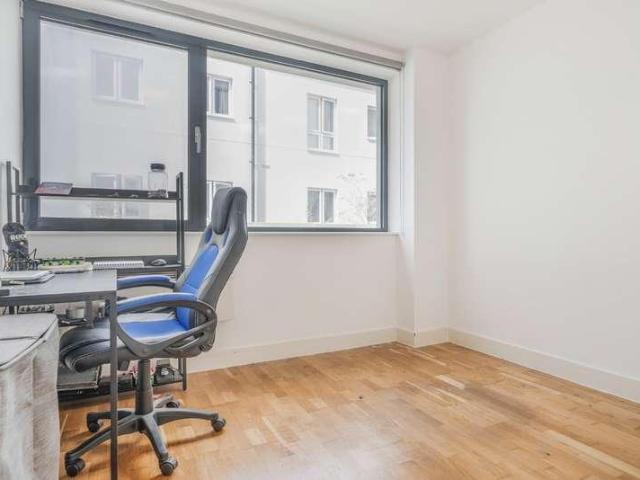 Flat for sale in Maidstone, Kent