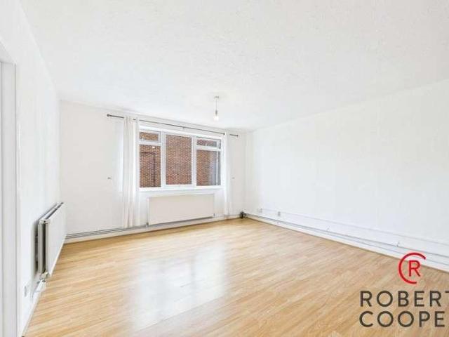 Flat for sale in Ruislip, London Borough of Hillingdon