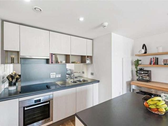 Flat for sale in Haggerston, De Beauvoir Town