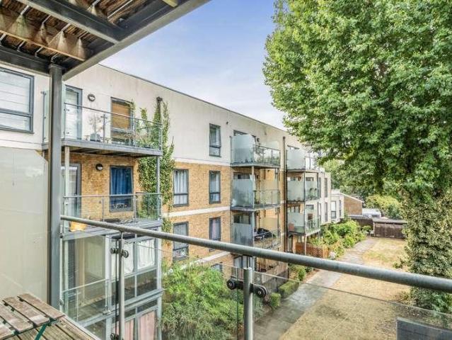 Flat for sale in Greenwich Town Centre, Greater London