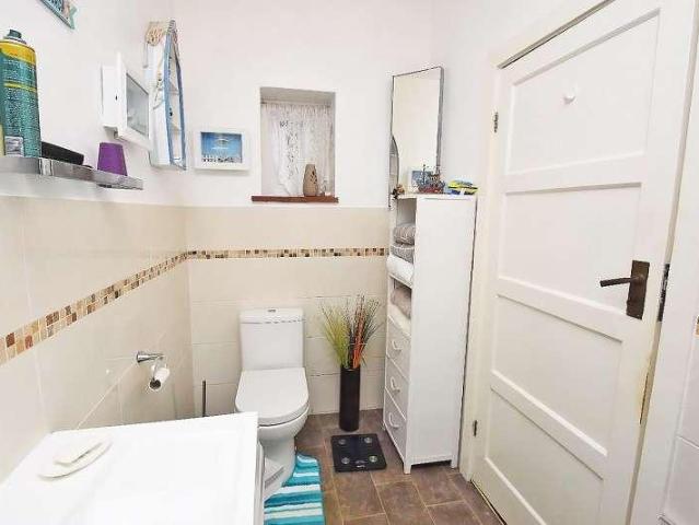 Flat for sale in Walton On The Hill, Reigate and Banstead