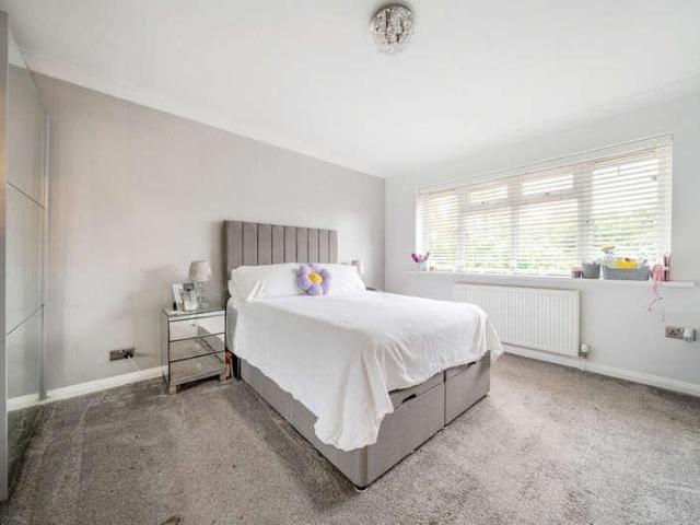 Flat for sale in Sidcup, North Cray