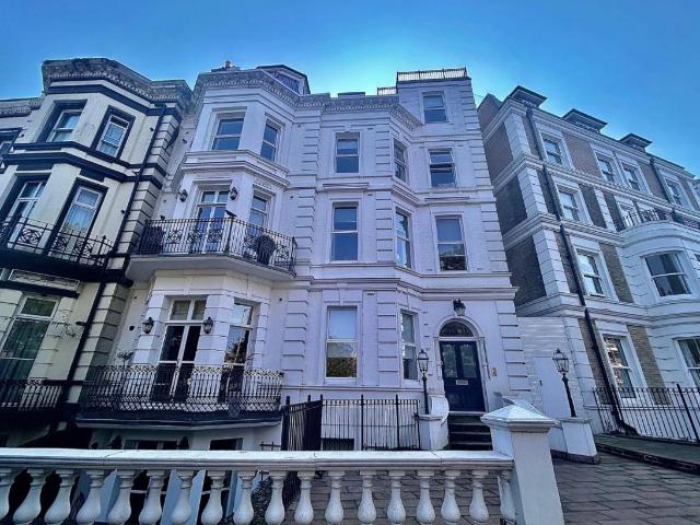 Flat for sale in Folkestone, Morehall