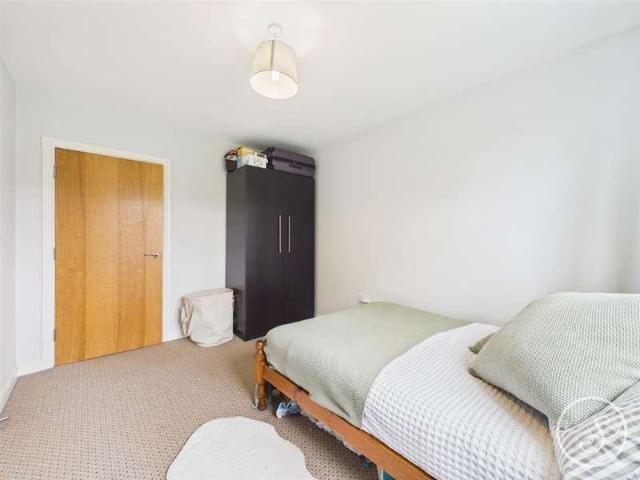 Flat for sale in Meanwood, West Yorkshire