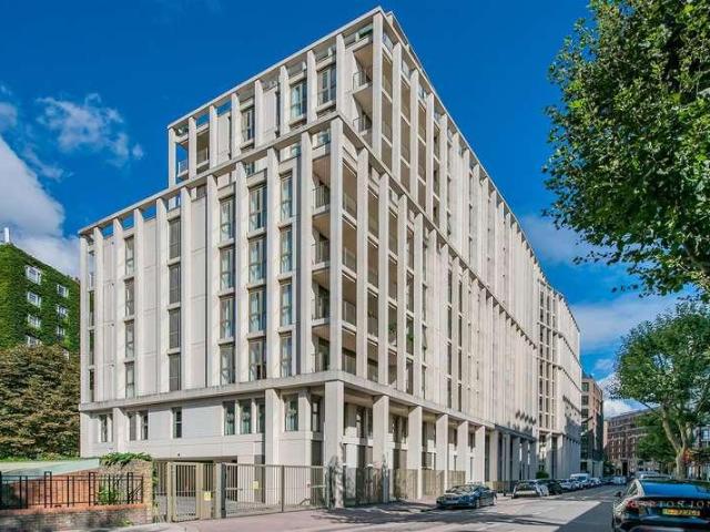 Flat for sale in Westminster, Greater London