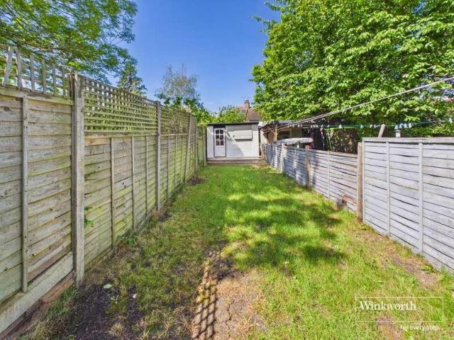 Flat for sale in Kingsbury, Greater London