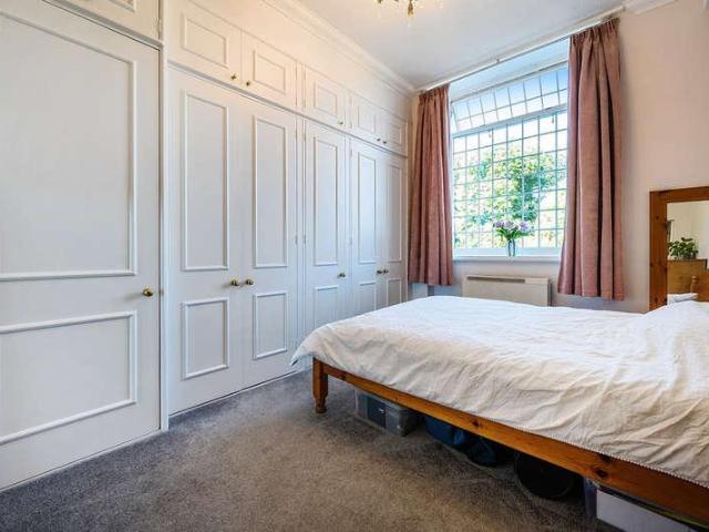 Flat for sale in Caton, Bare