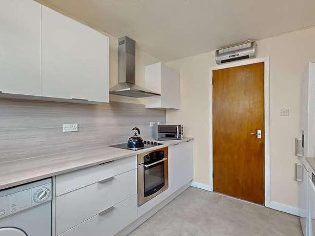 Flat for sale in Thornwood, Whiteinch
