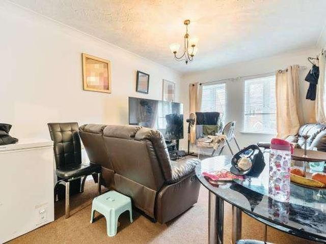Flat for sale in Coley Park, Reading