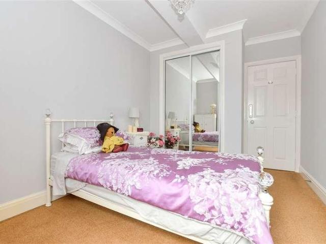 Flat for sale in Middle Deal, Ash