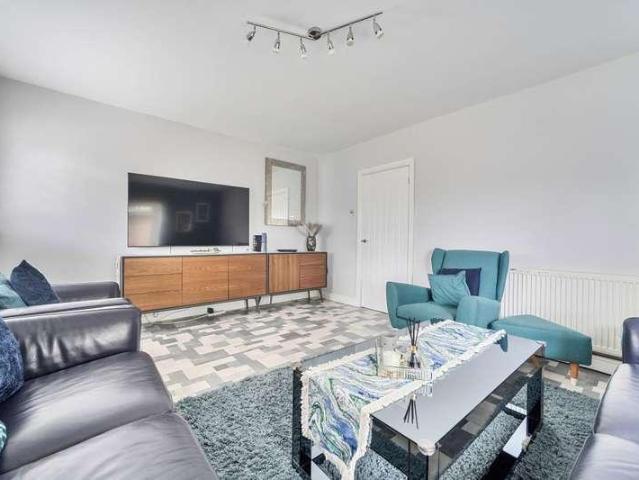 Flat for sale in Slough