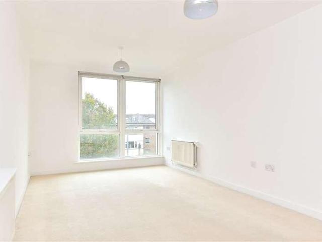 Flat for sale in Round Hill, Brighton