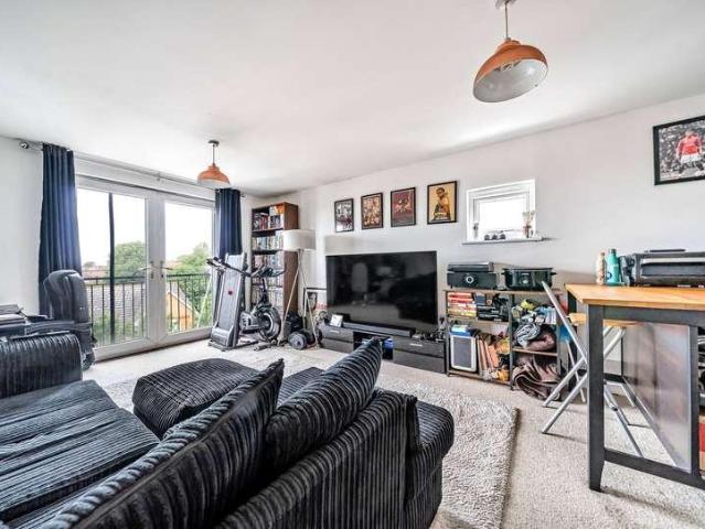 Flat for sale in Feckenham, City Of Bristol