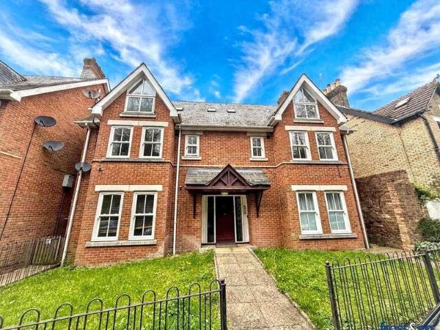 Flat for sale in Parkstone, Poole