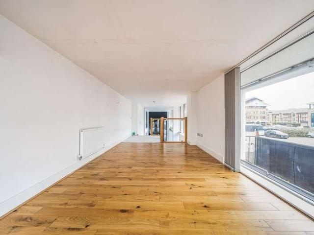 Flat for sale in Ocean Village, City Of Southampton